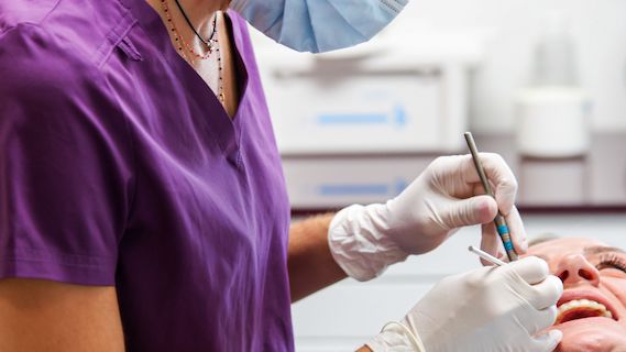 Formations chirurgiens-dentistes assistants dentaires cabinets médicaux